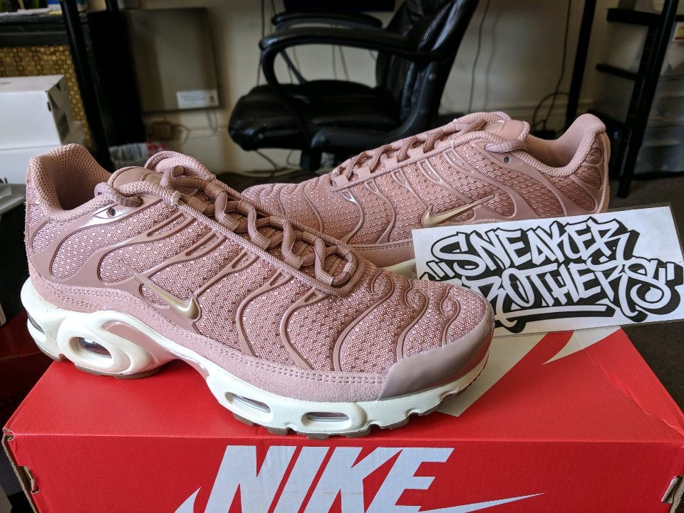 air max plus particle pink